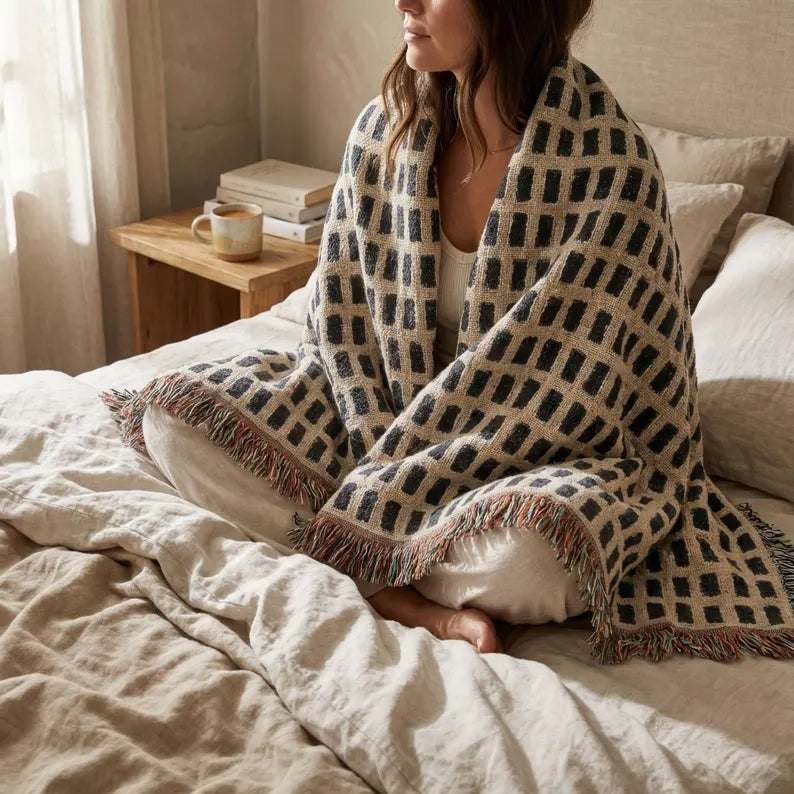 Hand-Drawn Grid Texture Woven Blanket | Black Cream Minimalist Throw